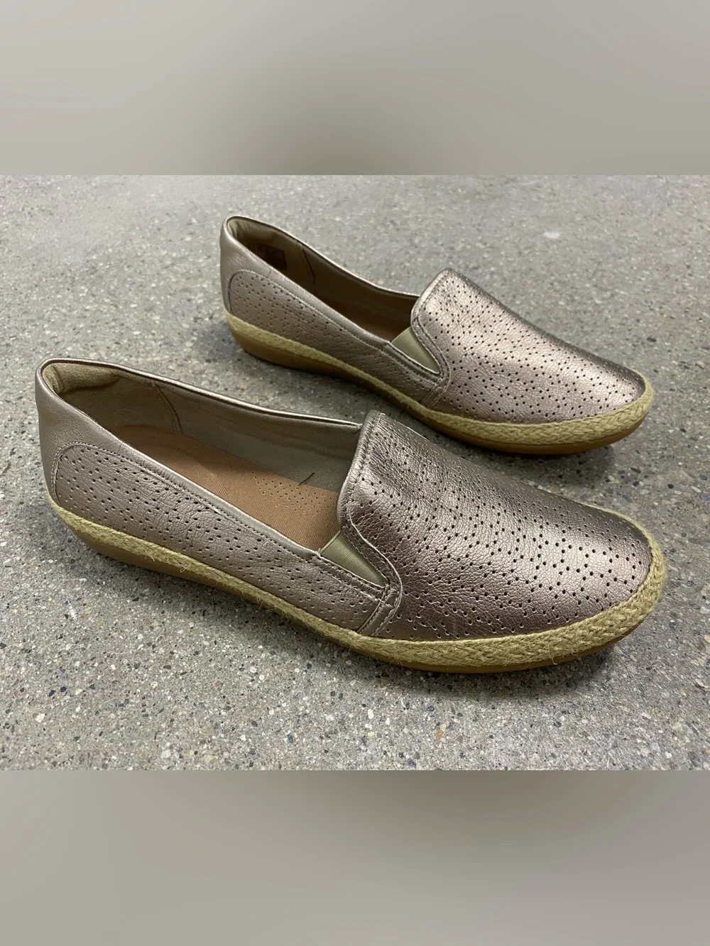 NWOB Clarks Danelly Molly Espadrille Slip-On Shoes size 8.5 Wide
